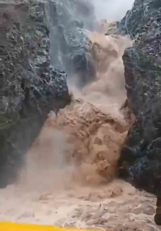 Şiddetli Yağış Sonrası Şelale Taştı