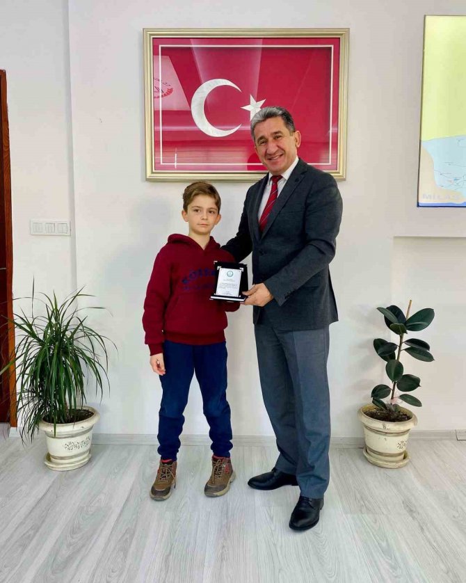 Muğla’da 18 Mart Resim Yarışması’nda Dereceye Giren Öğrenciler Ödülünü Aldı