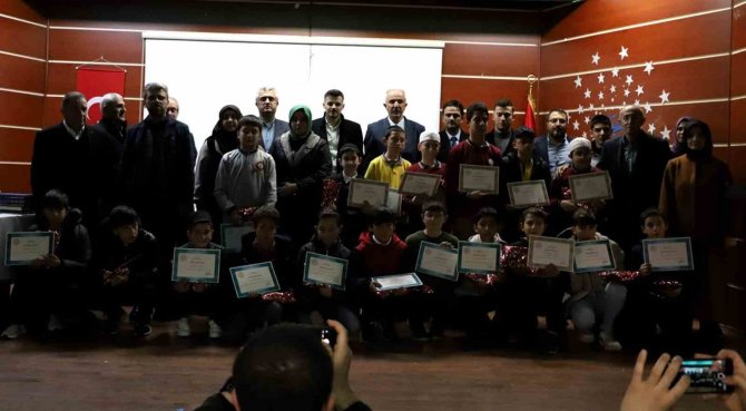 Öğrenciler Ezanı Ve Kuran-ı Kerim’i Güzel Okumak İçin Yarıştılar