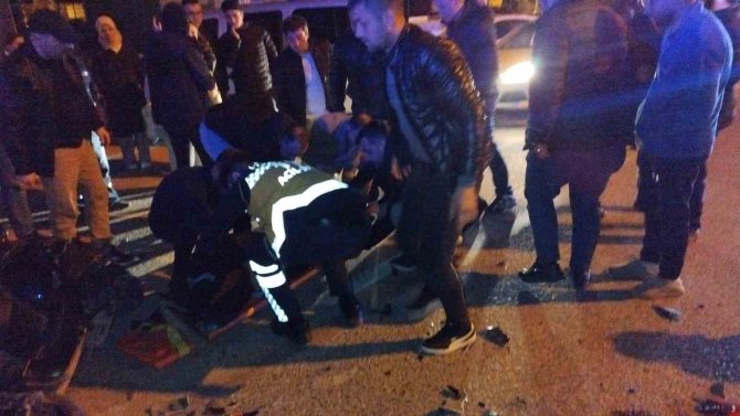 İ̇ki Motosiklet Kafa Kafaya Çarpıştı: 2 Yaralı
