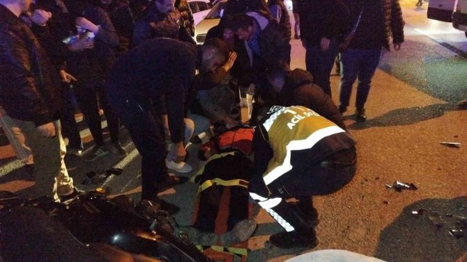 İ̇ki Motosiklet Kafa Kafaya Çarpıştı: 2 Yaralı