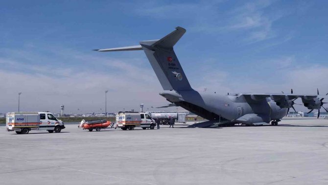 İ̇stanbul’dan 29 Afad Personeli Sel Felaketinin Yaşandığı İllere Doğru Yola Çıktı