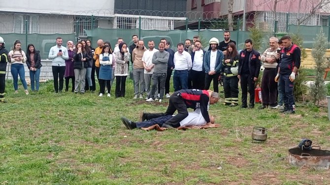 Siirt’te 588 Kişiyle Yangın Ve Bina Tahliye Tatbikatı Yapıldı