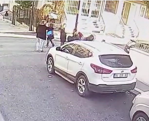 Silivri’de Cinnet Geçiren Adam Rast Gele Ateş Ederek Biri Kadın 3 Kişiyi Vurdu