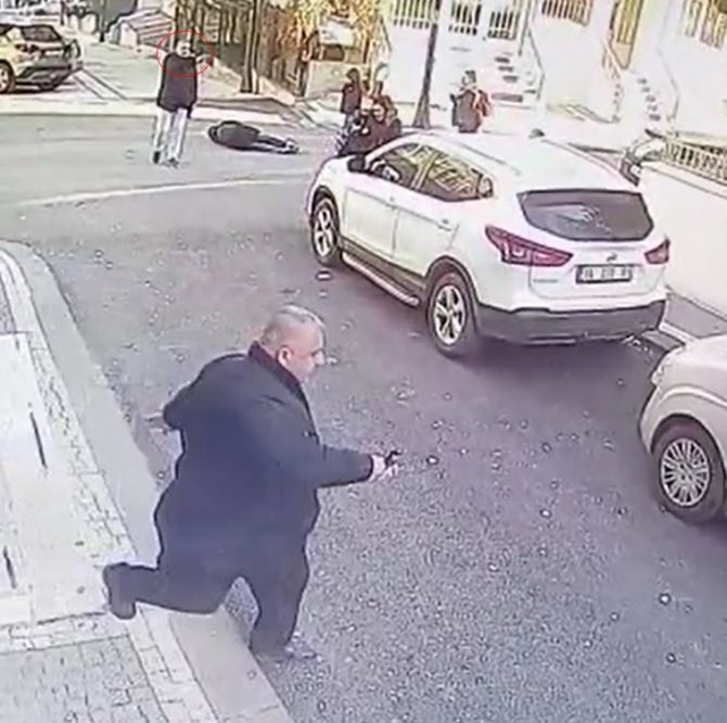 Silivri’de Cinnet Geçiren Adam Rast Gele Ateş Ederek Biri Kadın 3 Kişiyi Vurdu