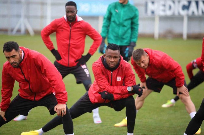 Sivasspor, Fiorentina Maçının Taktiğini Çalıştı