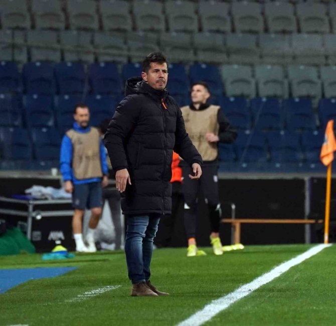 Uefa Avrupa Konferans Ligi: Medipol Başakşehir: 0 - Gent: 4 (İ̇lk Yarı)