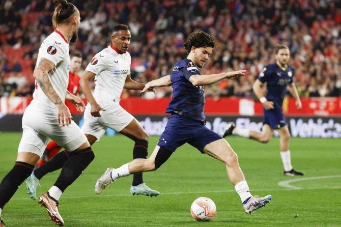 Fenerbahçe, Kadıköy’de Çeyrek Final İçin Mücadele Edecek