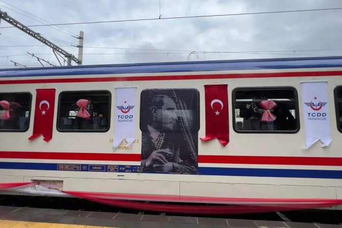 Atatürk’ün Adana’ya Gelişinin 100.yılı Kutlandı