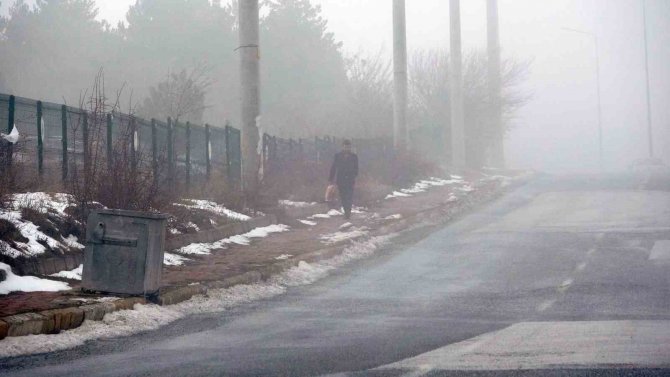 Yozgat’ta Yoğun Sis Etkili Oldu