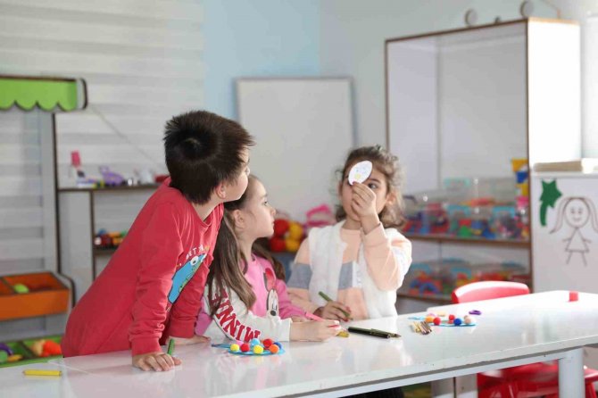 Yüreğir Belediyesi Kreşleri Hizmete Başladı