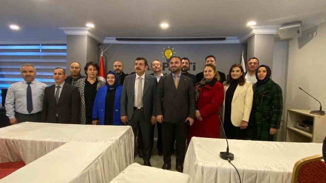 İ̇şadamı Annesinin Duasıyla Aday Adaylığını Açıkladı