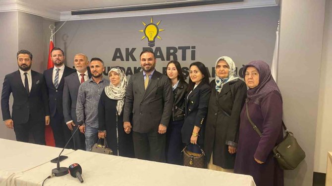 İ̇şadamı Annesinin Duasıyla Aday Adaylığını Açıkladı