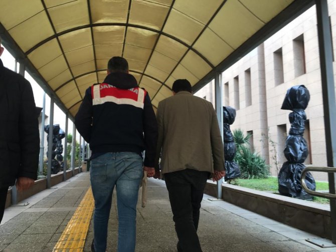 İ̇zmir’de Terör Örgütü Mensubu 4 Şüpheli Yakalandı