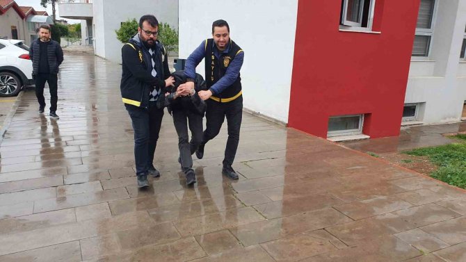 3 Cep Telefonu Çalan Zanlı Tutuklandı