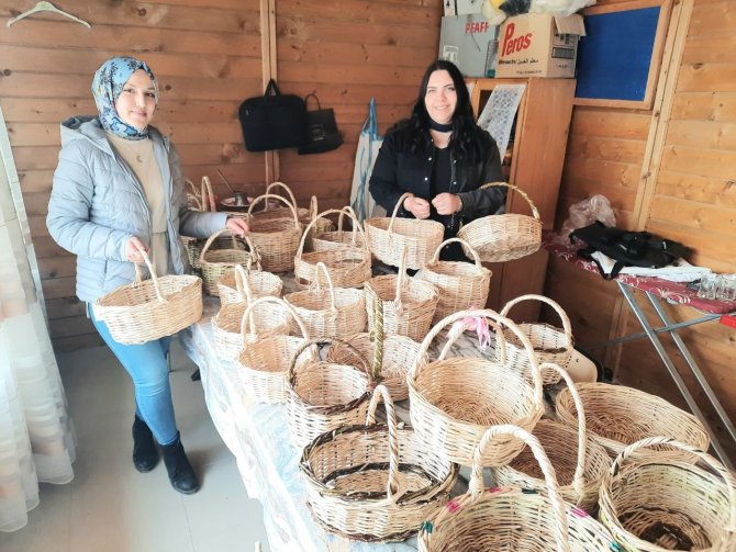 Bu Kursta Sepetleri Roman Vatandaşlar Örüyor