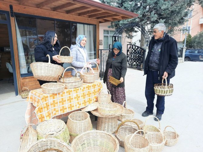 Bu Kursta Sepetleri Roman Vatandaşlar Örüyor