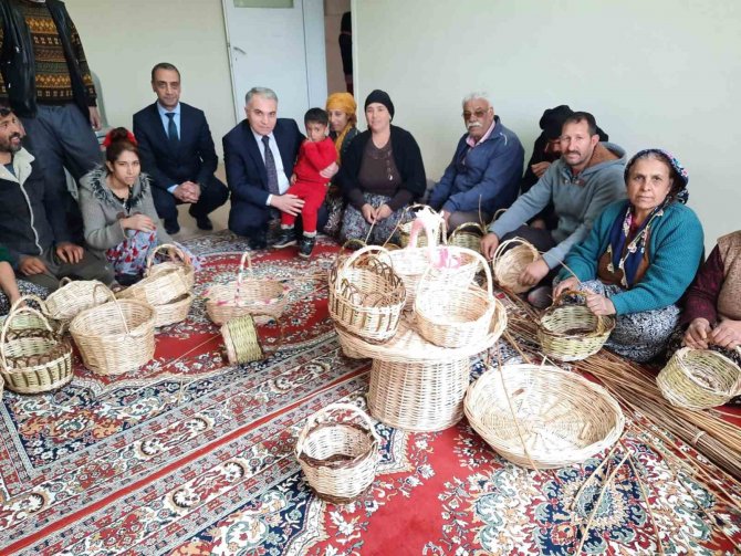 Bu Kursta Sepetleri Roman Vatandaşlar Örüyor