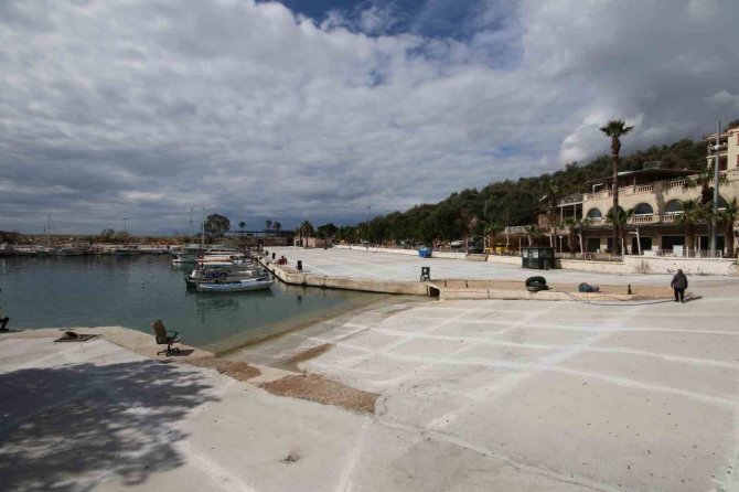 Kalkan Balıkçı Barınağı Zemin Yenileme Çalışması Tamamlandı