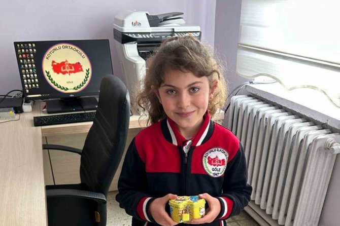 Ardahanlı Çocuklar Kumbaralarını Depremzede Akranlarına Bağışladı