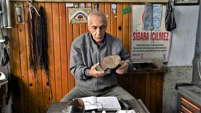 Yırtık Ayakkabıları Meslek Sahibi Yaptı