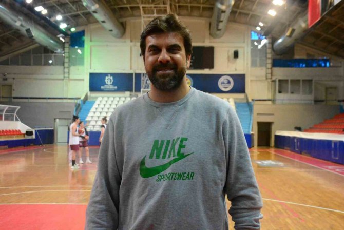 İ̇zmit Belediyespor Gözünü Süper Lig’e Dikti