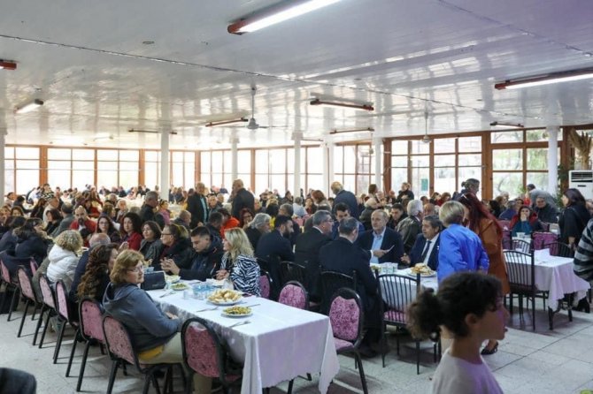 Başkan Atabay, Depremzedeler İçin Düzenlenen Dostluk Ve Dayanışma Yemeğine Katıldı
