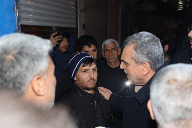 Başkan Beyazgül Sabahın İlk Işıklarına Kadar Sahadaki Çalışmaları Yönetti