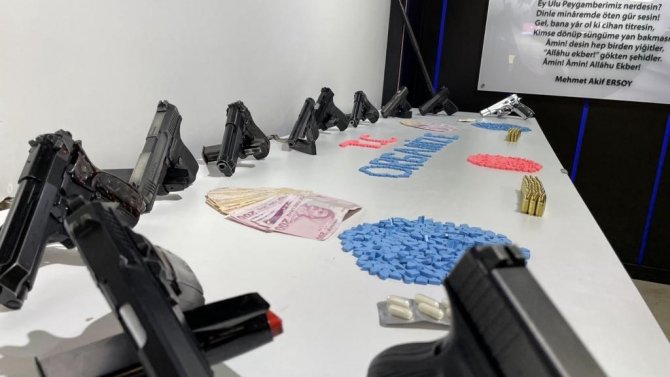 Başkent’te Zehir Tacirlerine Operasyon: 9 Gözaltı