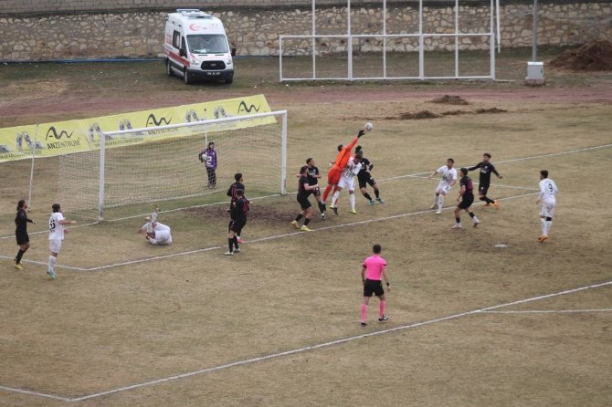 Bayburtspor 10 Kişi Kalan Isparta’ya 1-0 Yenildi