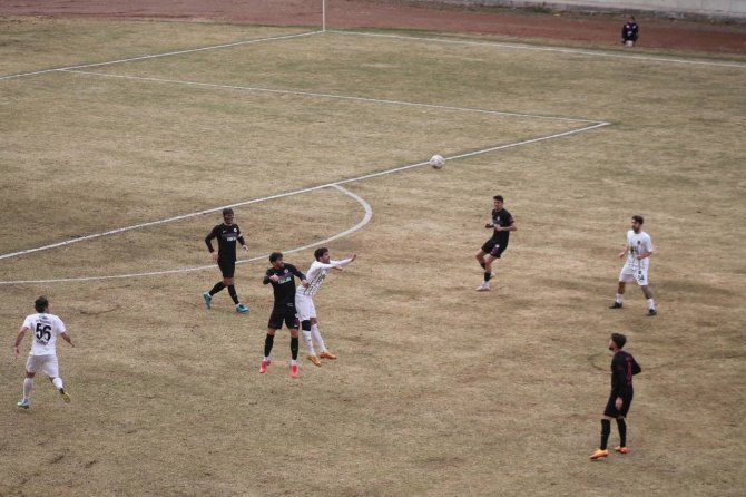 Bayburtspor 10 Kişi Kalan Isparta’ya 1-0 Yenildi