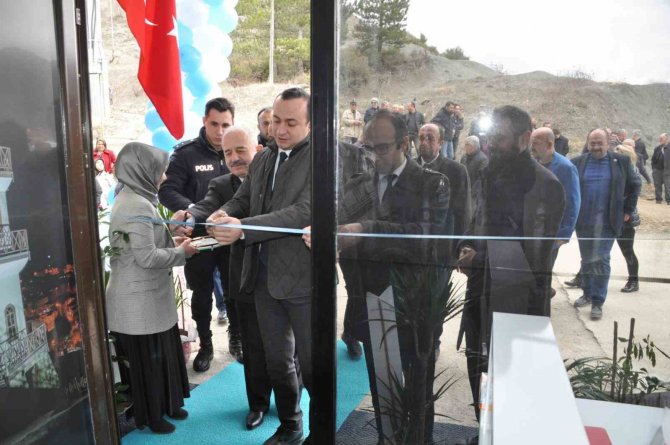 Bu Merkez Sadece Anneler Ve Çocukları İçin