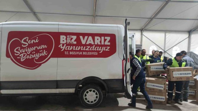 Bozüyük Belediyesi’nden Deprem Bölgesine Mont Yardımı