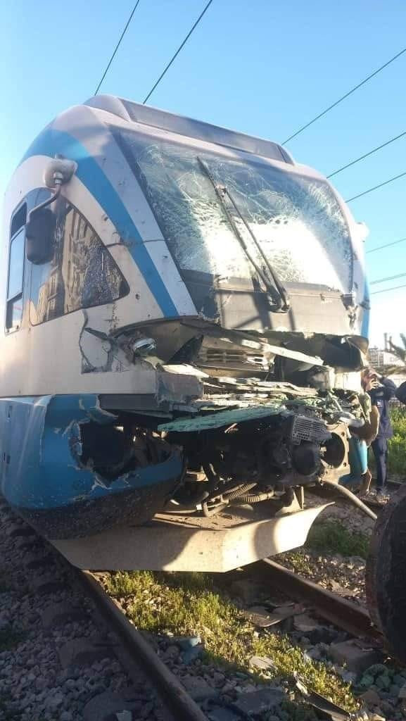 Cezayir’de Yük Treni Tramvayla Çarpıştı: 7 Yaralı