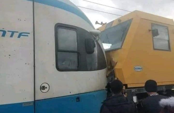 Cezayir’de Yük Treni Tramvayla Çarpıştı: 7 Yaralı