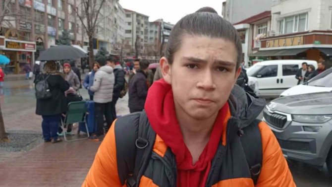 Lokantada Yemek Yerken Depreme Yakalandılar