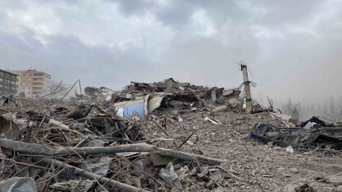 89 Kişinin Hayatını Kaybettiği Diyar Galeria İ̇ş Merkezi Bir Dokunuşla Yıkıldı