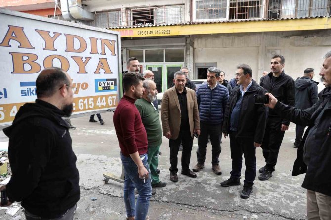 Bakan Dönmez, Depremden Etkilenen İ̇skenderun’da Esnafı Ziyaret Etti