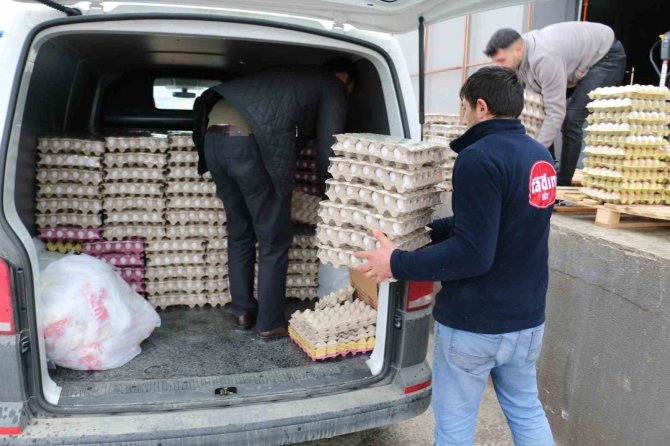 Erzincan’dan Afet Bölgesine Yardımlar Sürüyor