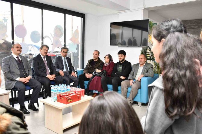 Depremzede Çocuklar İçin Resim Etkinliği Düzenlendi