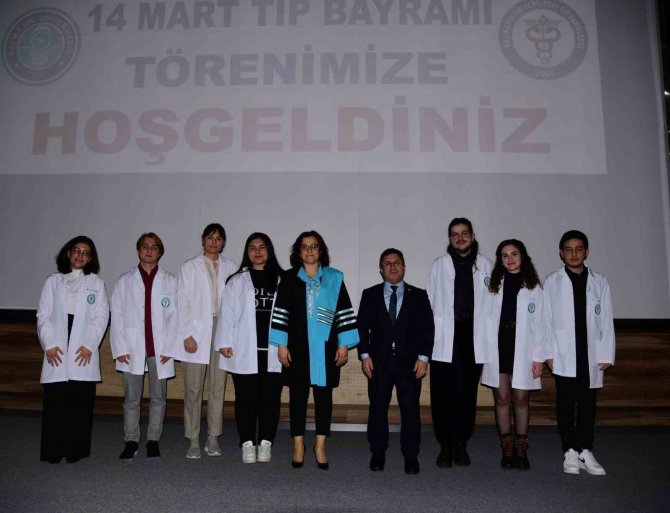 Baün’de Tıp Öğrencileri Beyaz Önlük Giydi