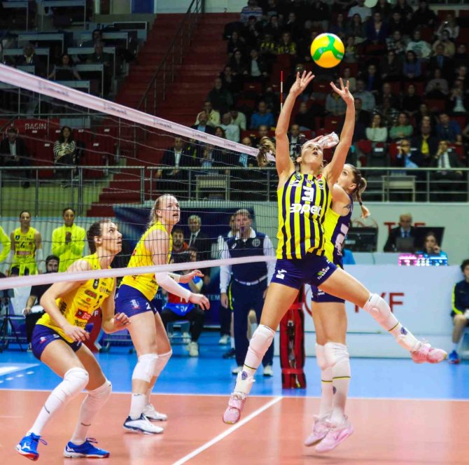 Cev Şampiyonlar Ligi: Fenerbahçe Opet: 3 - Carraro Imoco Conegliano: 0