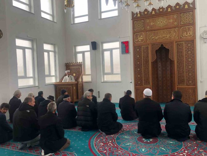 Yapımı Tamamlanan Cami İbadete Açıldı