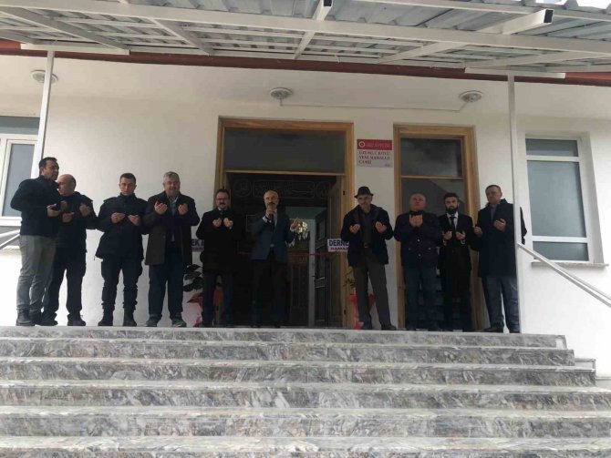Yapımı Tamamlanan Cami İbadete Açıldı