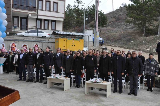 Bu Merkez Sadece Anneler Ve Çocukları İçin