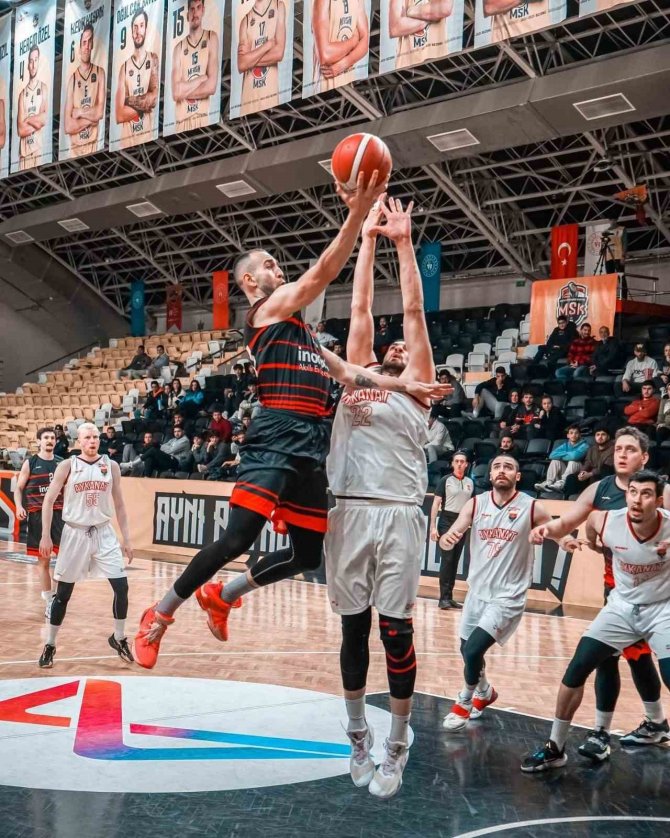 İ̇lkler Şehri Uşak Liderlik Maçına Çıkıyor