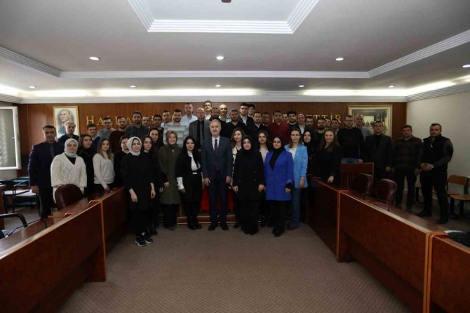 İ̇negöl Belediyesi’nde Memurlar Yemin Etti