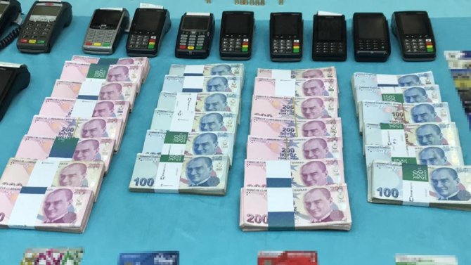 Bankaları Dolandıran Şebekenin 9 Üyesi Tutuklandı