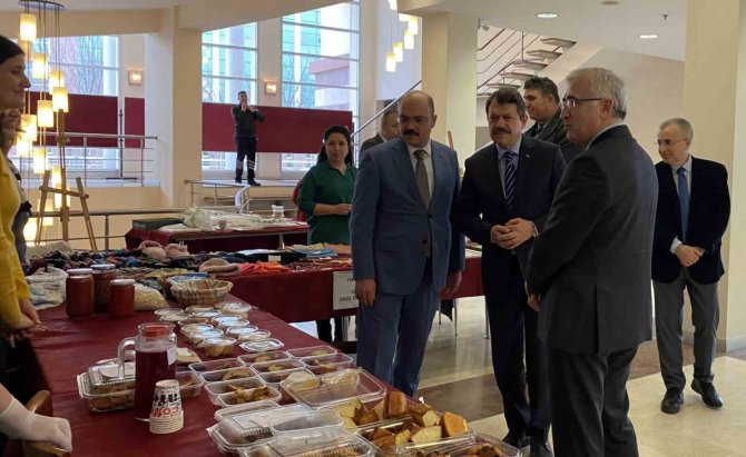 Esogü’den Depremzedelerin Yararına Hayır Panayırı