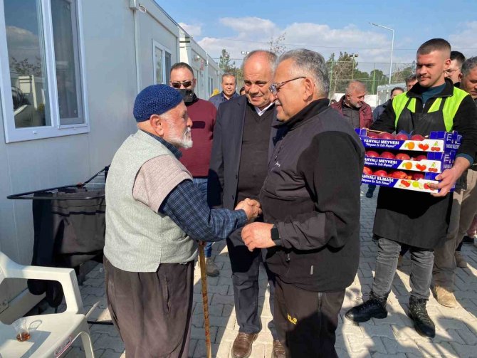 Büyükşehir’den Gıdadan Giyime, Barınmadan Altyapıya Kadar Deprem Bölgelerine Güçlü Destek